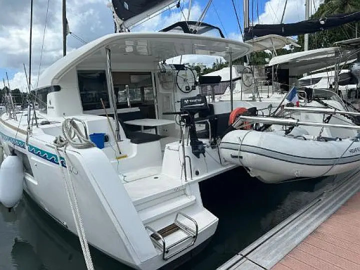 Lagoon 40 - Exterior Image 4