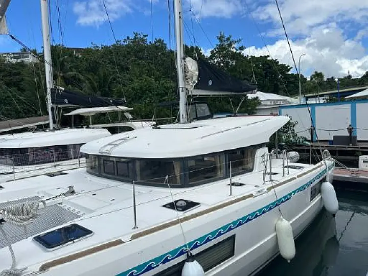 Lagoon 40 - Exterior Image 2