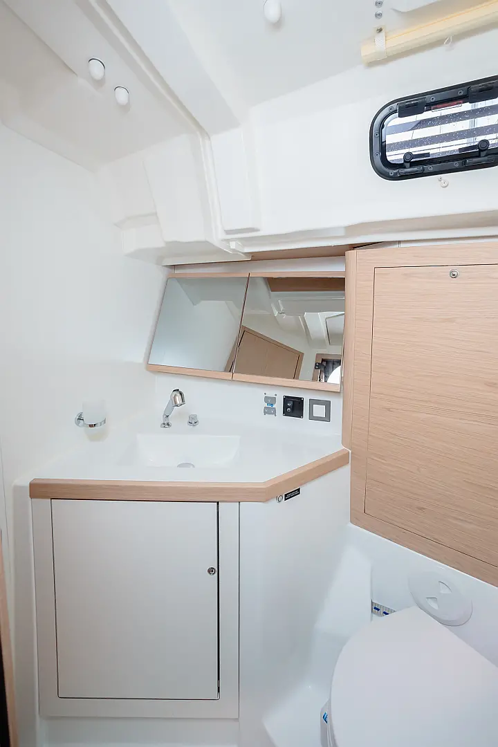 Oceanis 46.1 (5 cab) - bagno