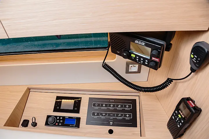 Oceanis 46.1 (5 cab) - B&G