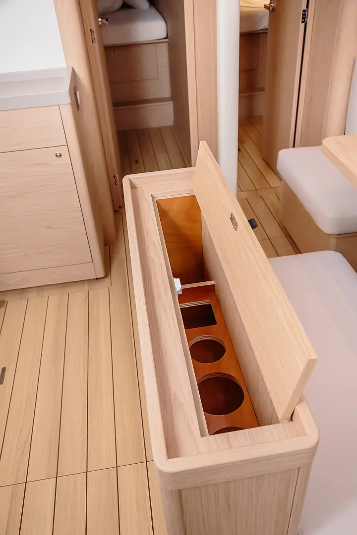 Oceanis 46.1 (5 cab) - interior