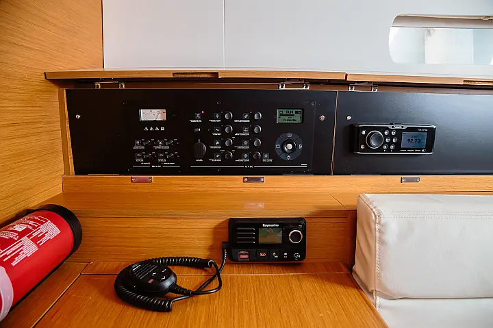 Sun Odyssey 519 - strumenti interni