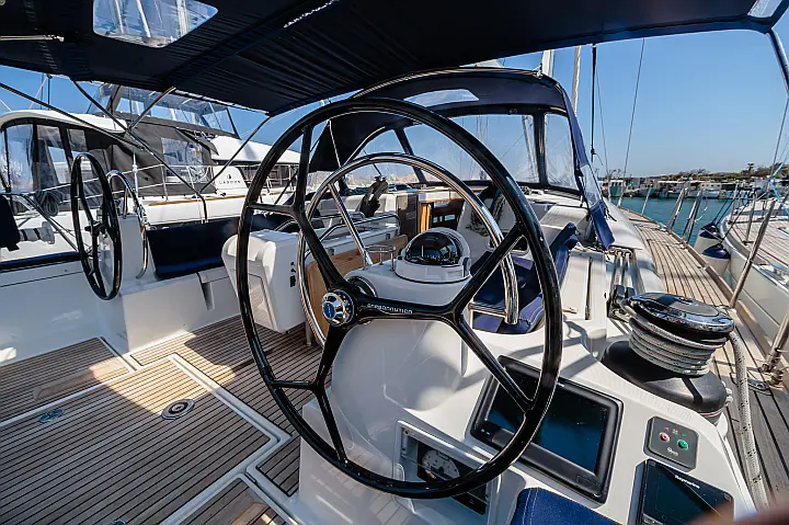 Sun Odyssey 519 - timoni
