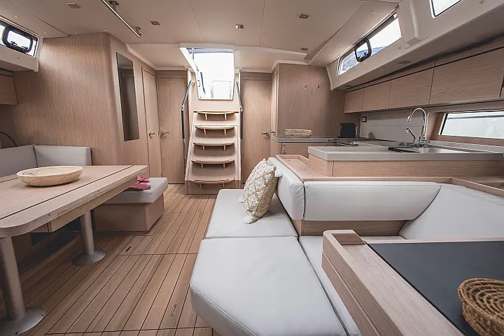 Oceanis 51.1 - dinette