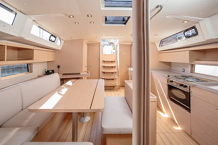 Oceanis 46.1 - dinette