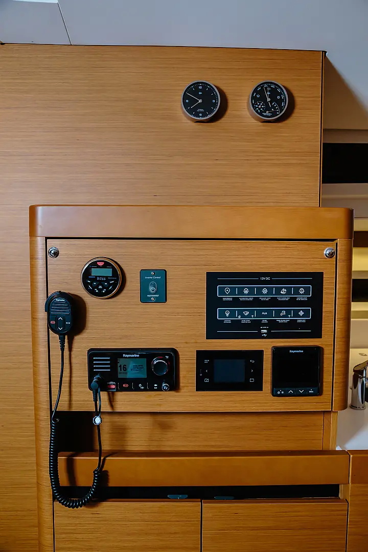 Sun Odyssey 490 - strumenti interni