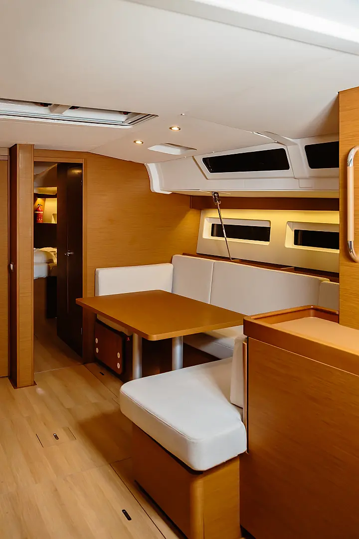 Sun Odyssey 490 - dinette