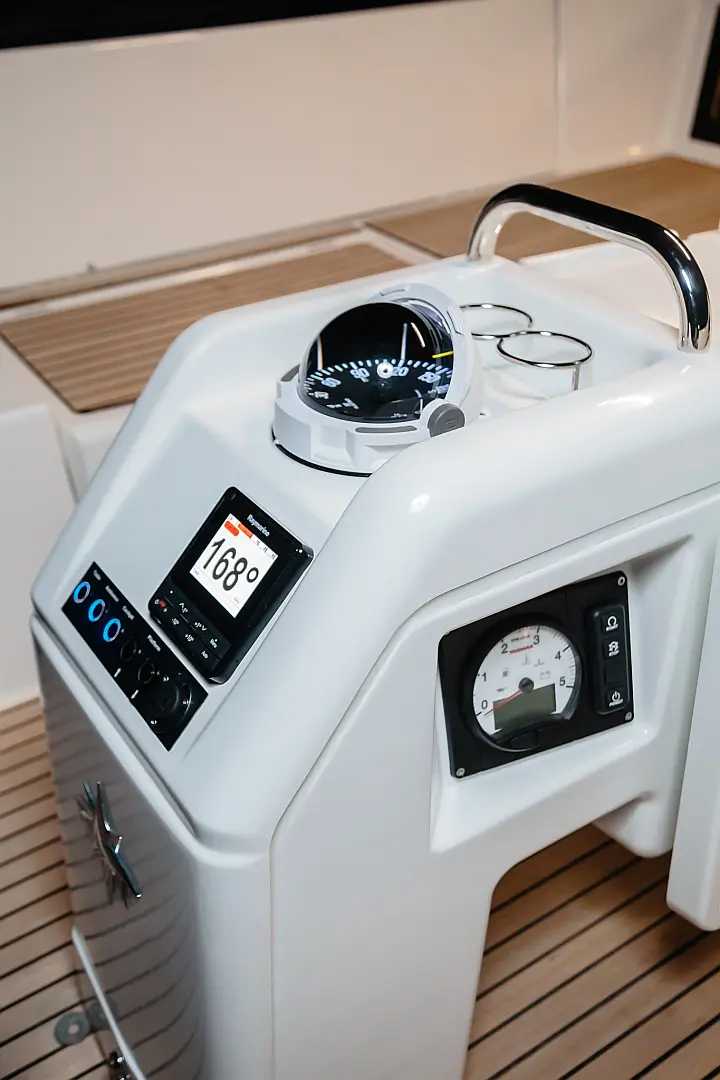 Sun Odyssey 490 - strumenti esterni