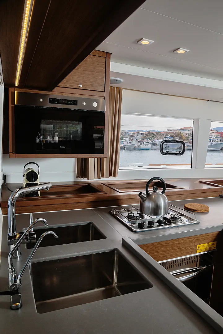 Lagoon 450 Fly - cucina