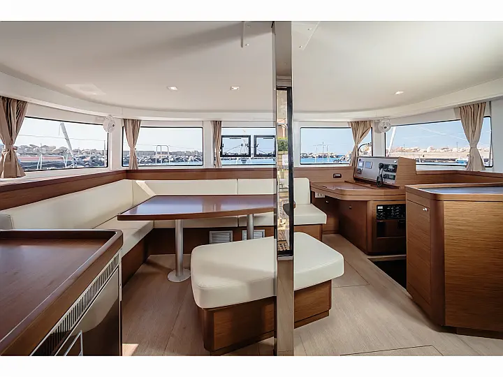 Lagoon 42 - 