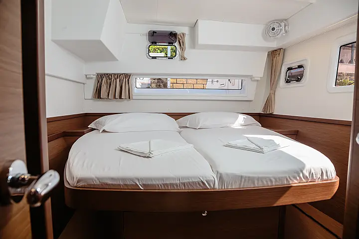 Lagoon 42 - 
