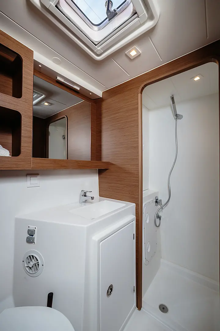 Lagoon 42 - 
