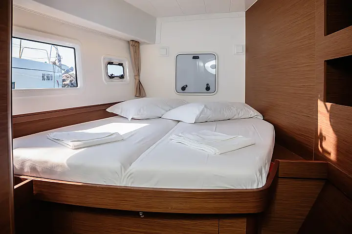 Lagoon 42 - 