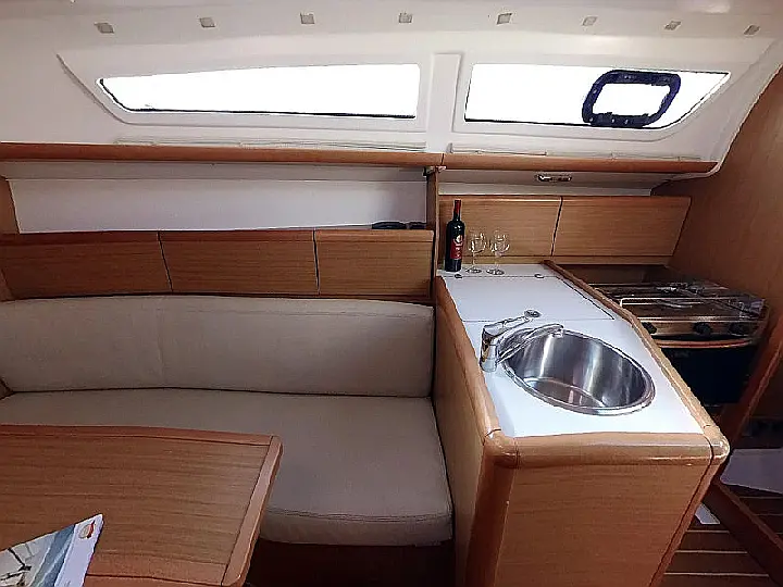 Sun Odyssey 30i - 