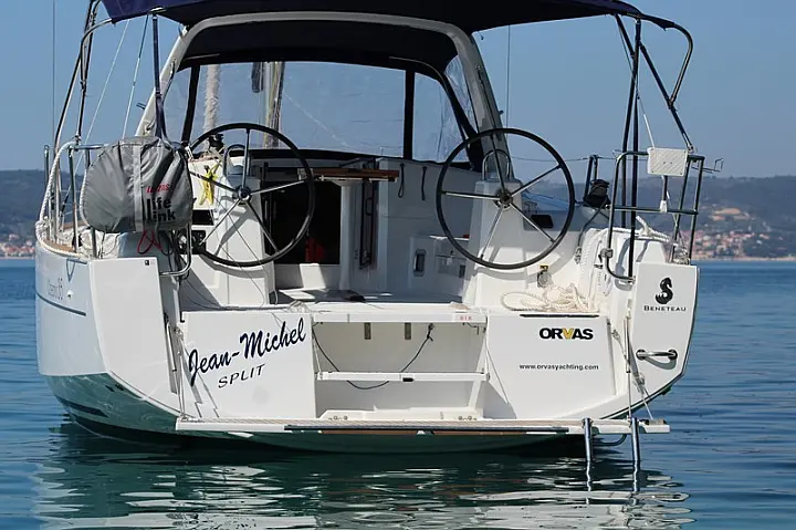 Beneteau Oceanis 35 - 