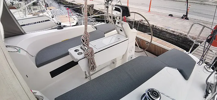 Bavaria Cruiser 33 - 
