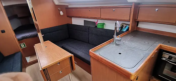 Bavaria Cruiser 33 - 