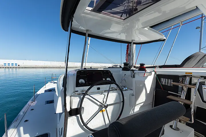 Lagoon 42 - 
