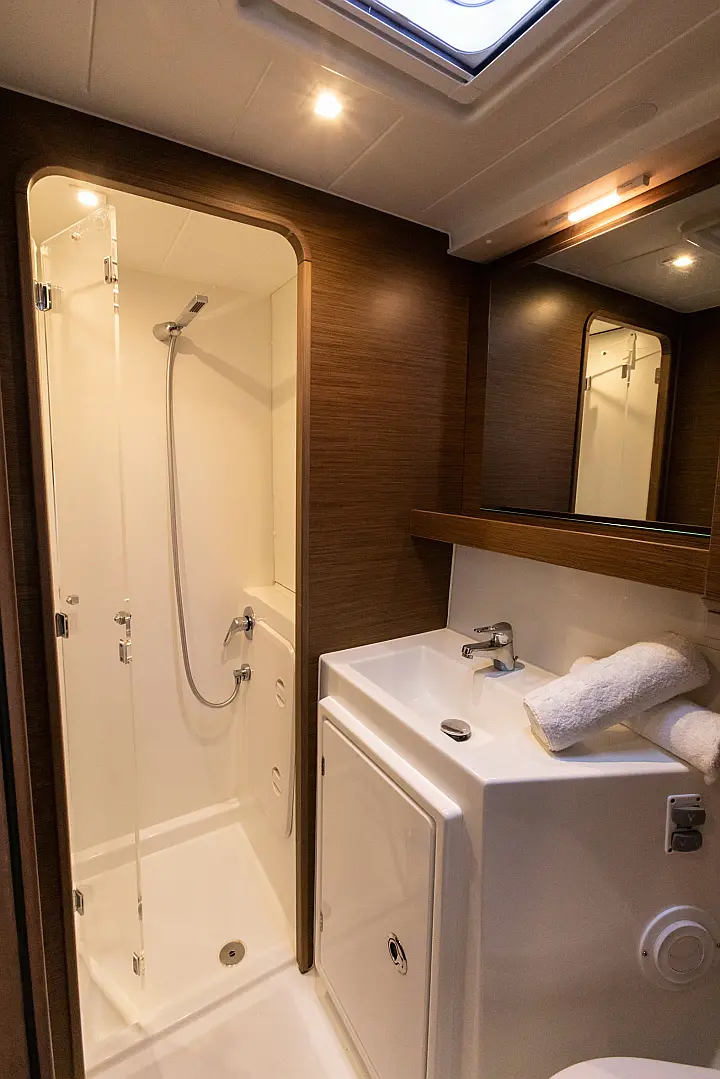 Lagoon 42 - 