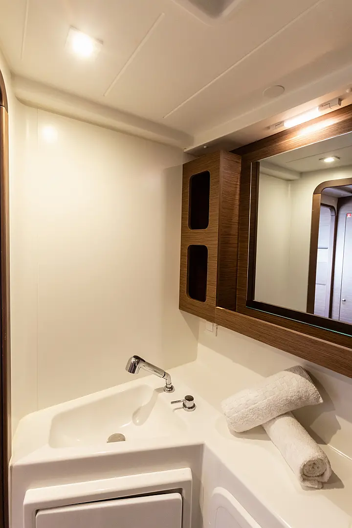Lagoon 42 - 