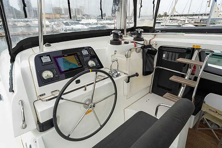Lagoon 42 - 