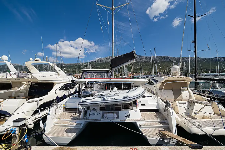 Lagoon 42 - 