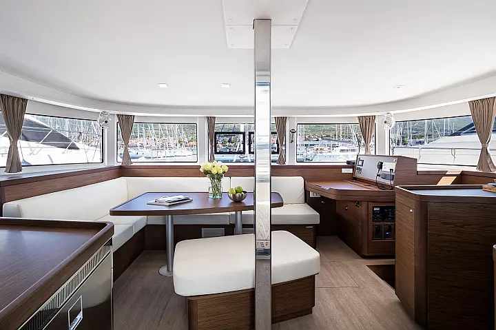 Lagoon 42 - 