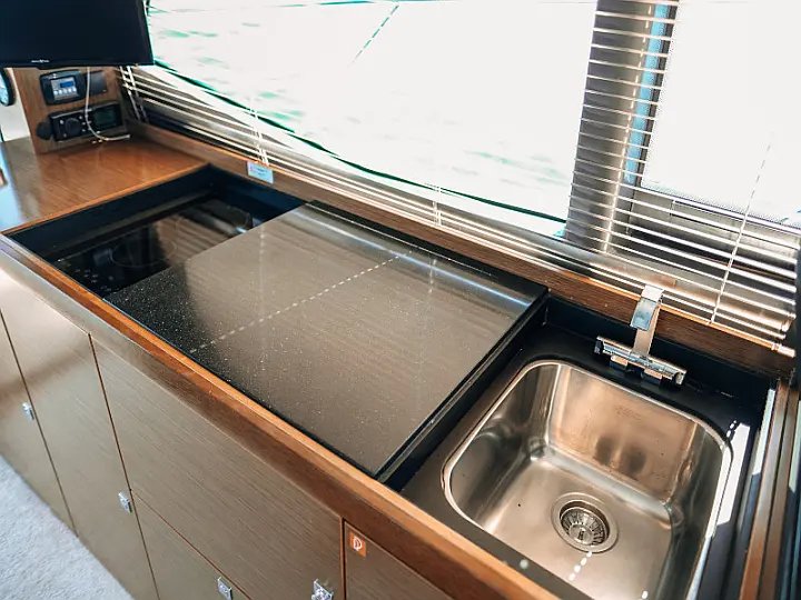 Bavaria R40 FLY - 