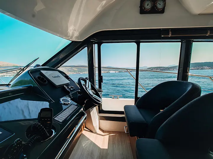 Bavaria R40 FLY - 