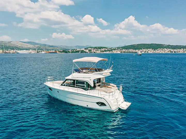 Bavaria E40 Fly - 