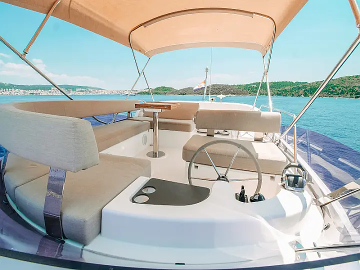 Bavaria E40 Fly - 