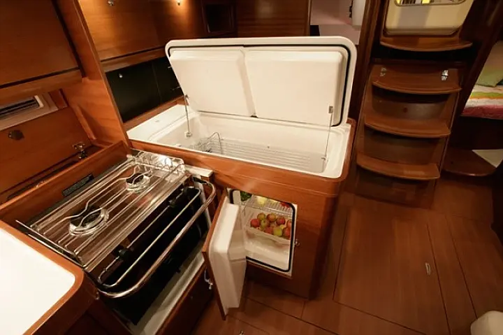 Dufour 405 Grand Large - Fridge
