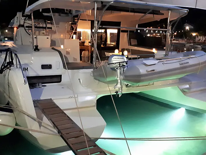 Lagoon 42 - 