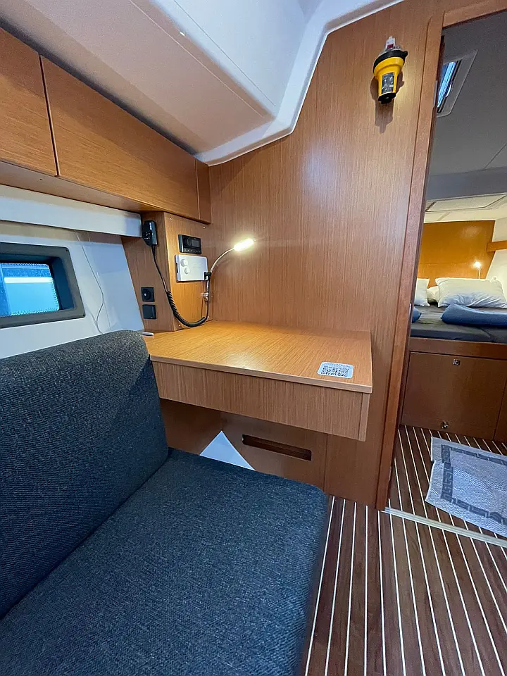 Bavaria C42 - 