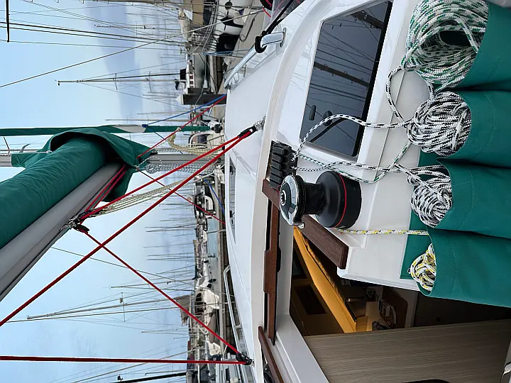 Maxus 35 (see with our base extra options availability as Air Conditioned) - 