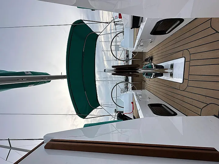 Maxus 35 (see with our base extra options availability as Air Conditioned) - 