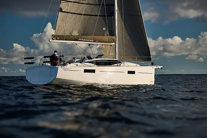 Maxus 35 (see with our base extra options availability as Air Conditioned) - 