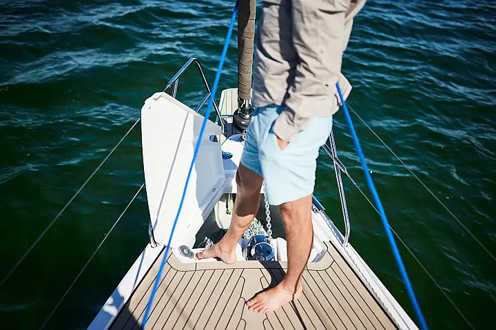 Maxus 35 (see with our base extra options availability as Air Conditioned) - 