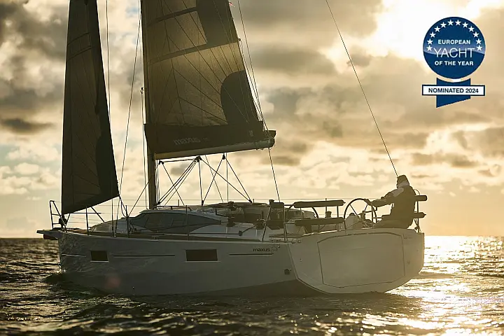 Maxus 35 (see with our base extra options availability as Air Conditioned) - 