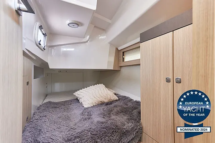 Maxus 35 (see with our base extra options availability as Air Conditioned) - 