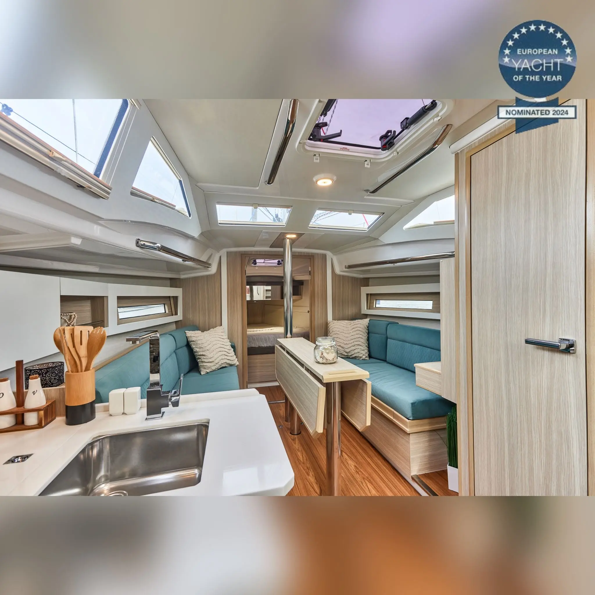 Maxus 35 (see with our base extra options availability as Air Conditioned) - 