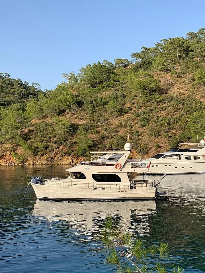 SES Yacht Trawler 55 - 