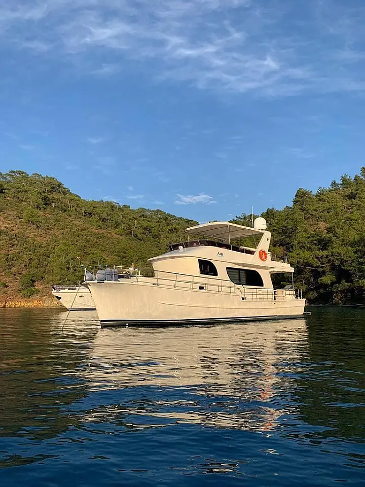 SES Yacht Trawler 55 - 
