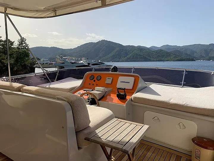 SES Yacht Trawler 55 - 