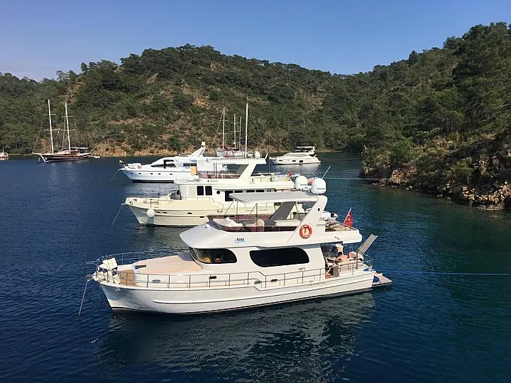 SES Yacht Trawler 55 - 
