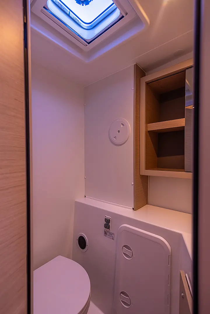 Lagoon 42 owner version - 