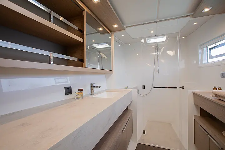 Lagoon 46 - 