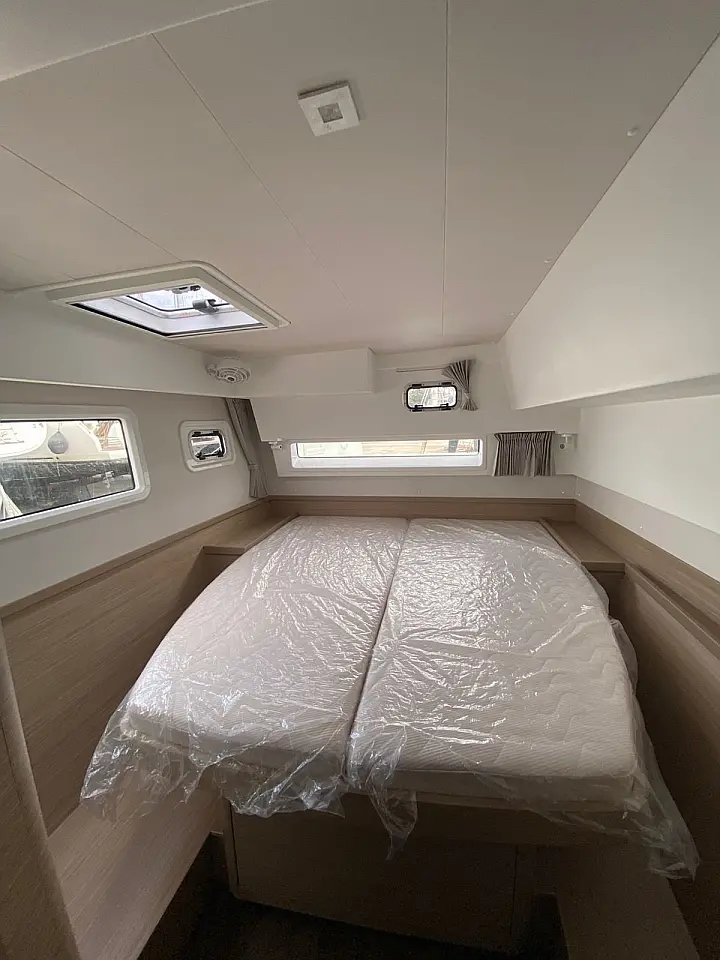 Lagoon 42 - 