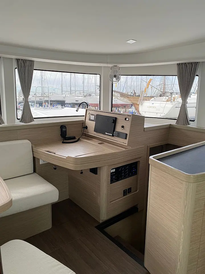 Lagoon 42 - 