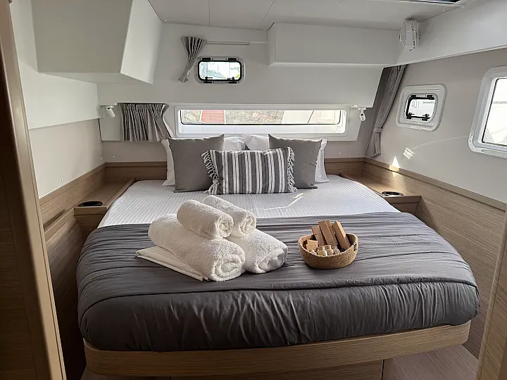 Lagoon 42 - 